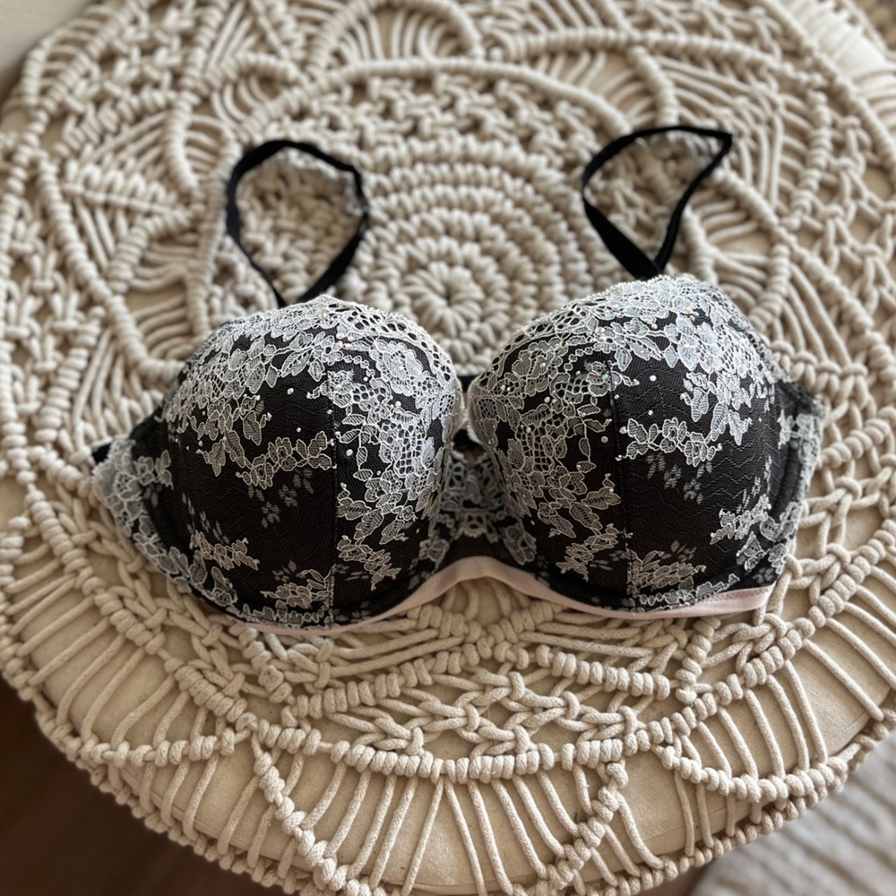 Victoria's Secret Dream Angels Lined Demi Black with White Lace and Subtle Gems